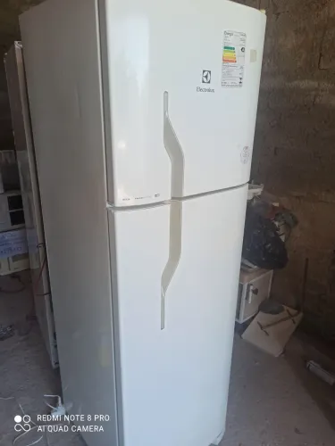 vendo geladeira frosfri Df 35A gelando muito