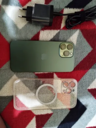 iPhone 13 Pro Max. Leia a descrição !!!