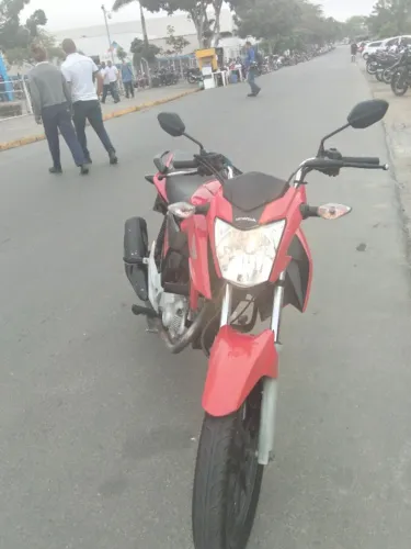 Moto Titan 160 ano 2016 emplacada