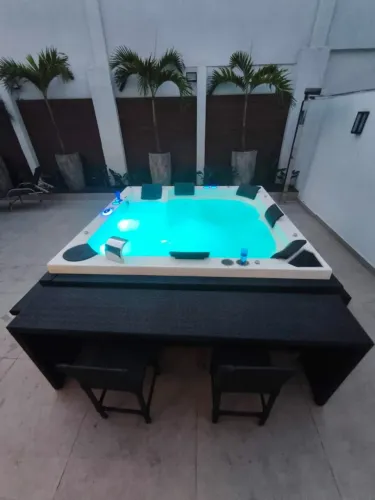 BANHEIRAS DE HIDROMASSAGEM E SPAS - INSTALAÇÃO E MANUTENÇÃO