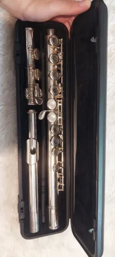 Flauta Transversal Yamaha YFL-221 - Established 1887