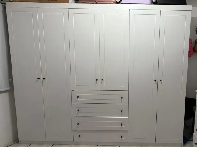 Guarda roupa + cômoda