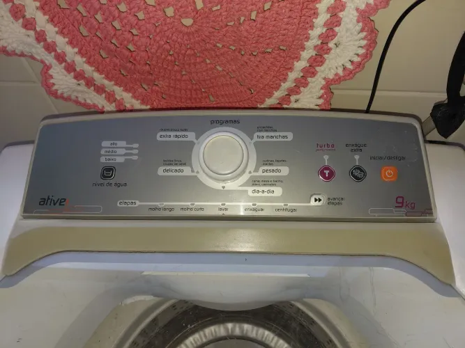 Máquina de lavar Brastemp Ative! 9 kg, usada, preço acessível. 