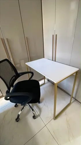 Escrivaninha + cadeira