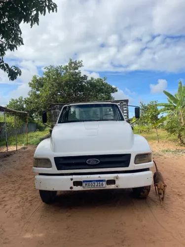 Caminhão Ford F12000