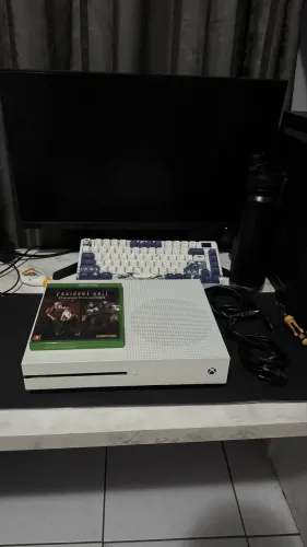 Xbox One S sem controle