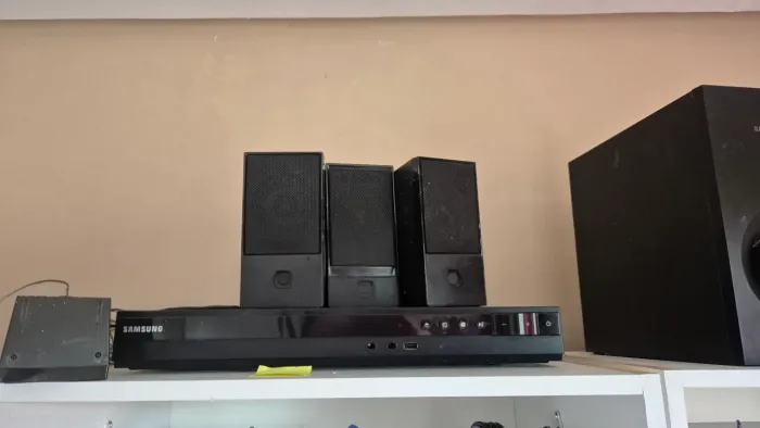 Home Theater com DVD Samsung HT-E330K