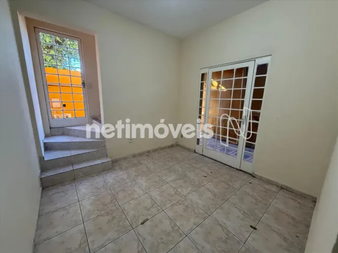 Casa em lote de 200m²;, localizado no bairro Vitoria