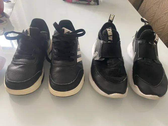2 pares de Tênis infantil originais