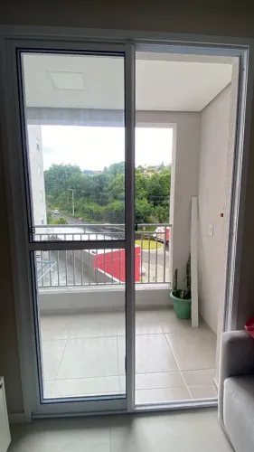 Vende-se porta janela de alumínio 