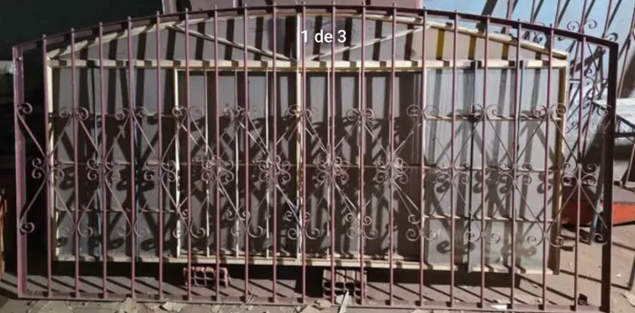 Janela de correr com grade e arco colonial anos 80 ferro puro troco e parcelo no cartão