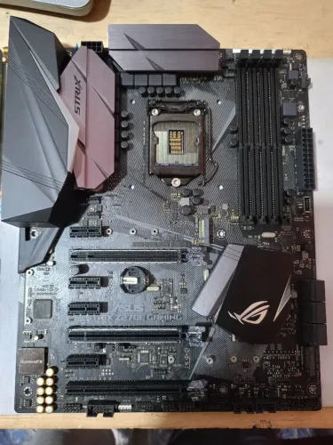Placa mãe z270 strix com defeito 