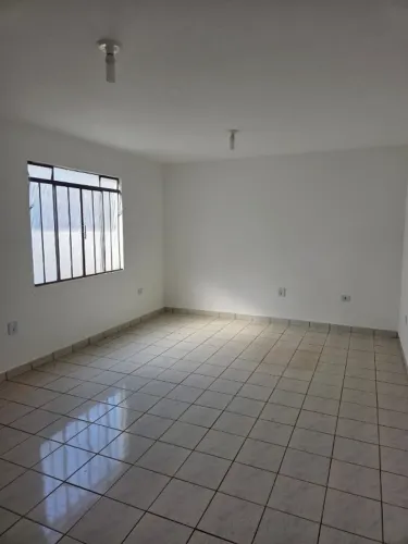 Salas comerciais no centro de Sarandi