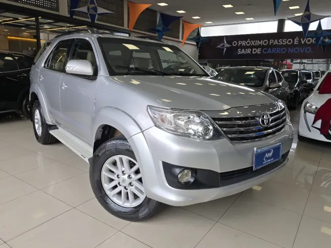 Toyota Hilux SW4 SR 4X2 2.7/ 2.7 Flex 16V Aut. 2015