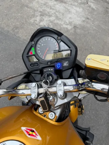 Moto muito nova Hornet 2010 33mil 