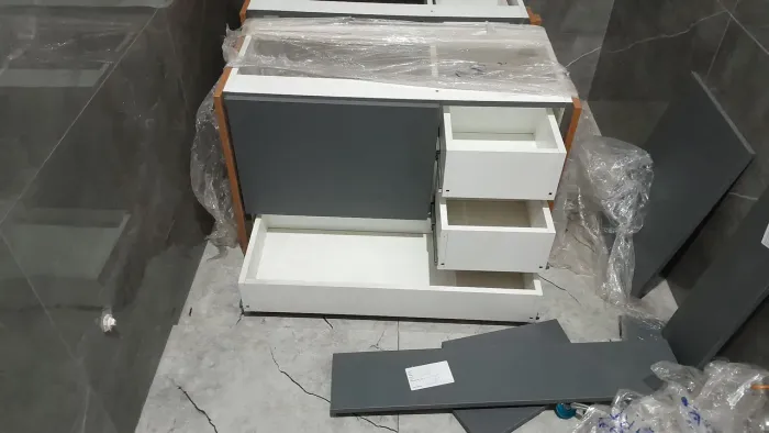 Bancada de banheiro em móvel planejado