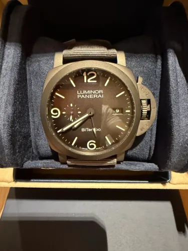 Relógio Panerai - PAM 1467 New York 