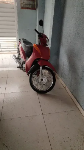 Moto bem conservada