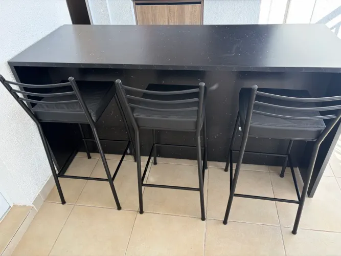 Bancada Gourmet Preta com 3 Banquetas