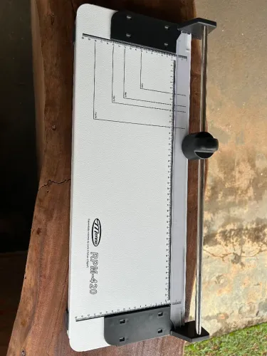 Refiladora de papel