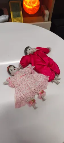 Bonecas de porcelana.