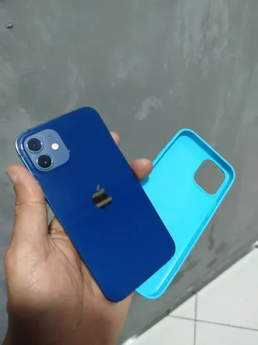 iPhone 12 top 128g tudo funcionando bateria ? 75 %