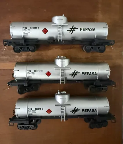 Lote com 3 tanques Fepasa 2031 - Frateschi