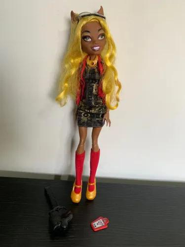 Boneca Monster High Clawdia Wolf Lights, Camera, Action!