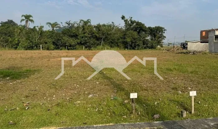 Terreno com Área Total de 387,46 m² no Ecovalle