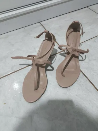 Sandália nude tamanho 37 