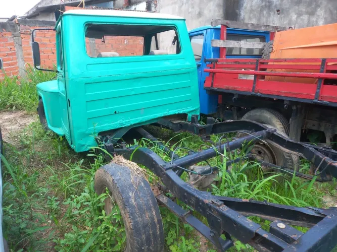 Ford F-75 4X4 2.3 1972