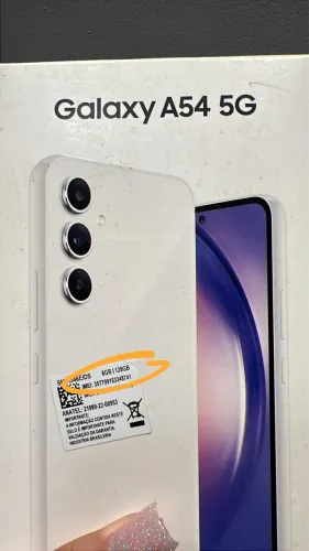 Smartphone Samsung A54 semi novo.