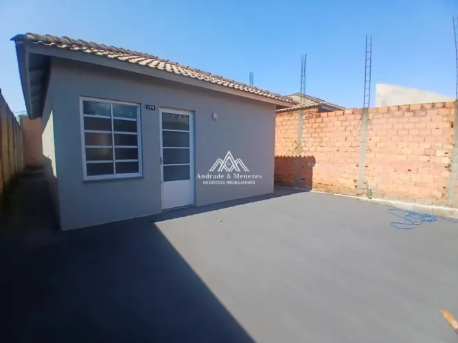 Casa à venda no Jardim Cristo Redentor, em Ribeirão Preto/SP, com 02 quartos e 02 vagas de