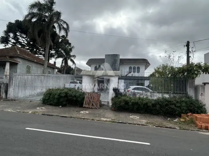 Comercial Casa em Ponta Grossa