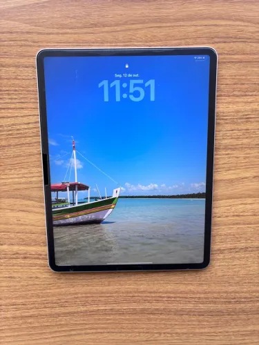 iPad Air 13" M3 2025 128GB Wi-Fi Roxo - Como Novo