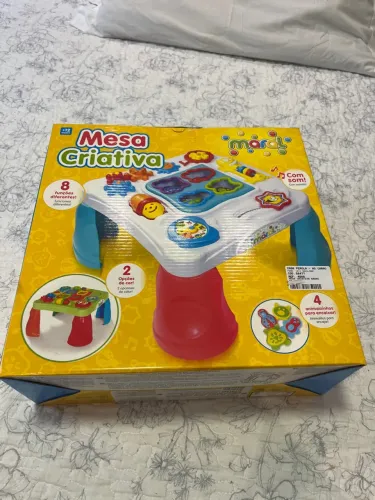 Mesa de atividades infantil