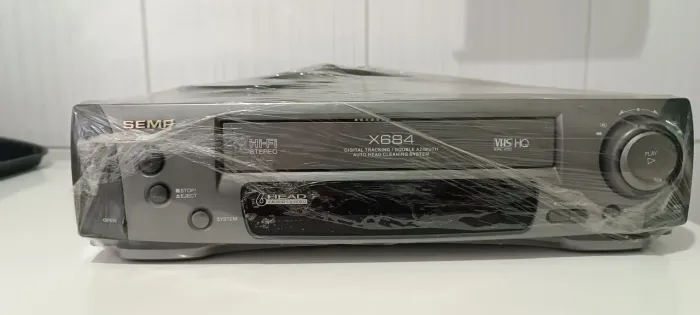 Vídeo cassete Semp VCX684