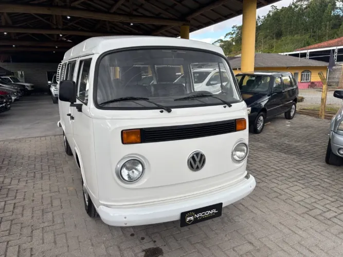 Volkswagen Kombi Lotação 1.6 MPI 2003