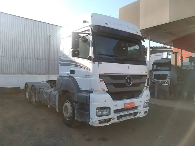Mercedes-Benz Axor 2644 S/36 6X4E5 2022/2022 Vamos Seminovos Regente Feijó