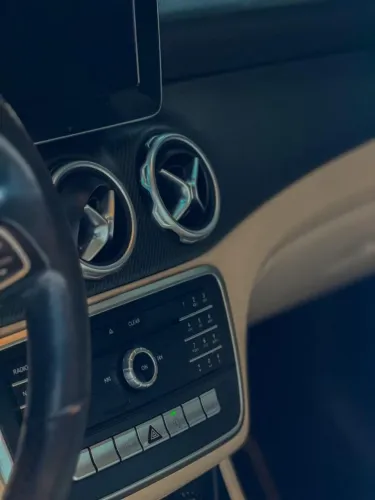 Mercedes-Benz GLA 200 Adv. 1.6/1.6 TB 16V Flex Aut. 2015