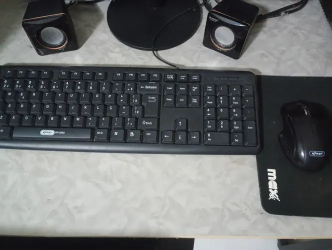 Kit mouse + teclado + caixa de som