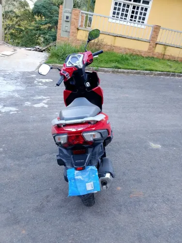 Vendo moto elite com apenas 14.000 rodados ,moto único dono ,.