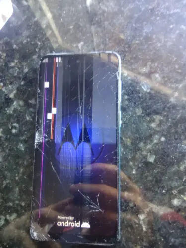 Moto g 22 com tela quebrada 