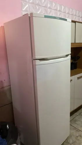 Vendo geladeira cônsul não entrego