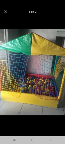 Piscina de bolinha galvanizada ,com saco coletor e aproximadamemte 800 bolinhas