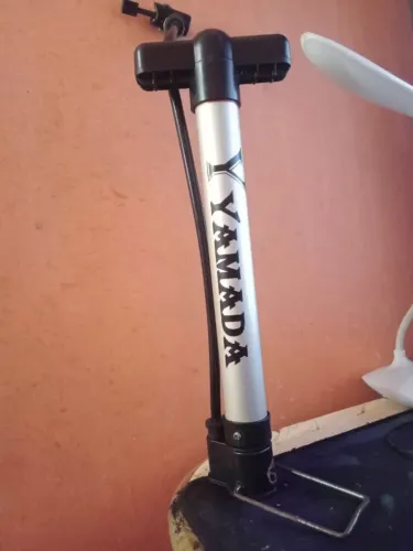 Bomba de encher pneu de bicicleta yamada