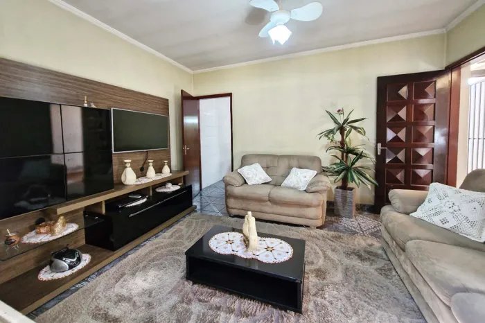 Casa para venda em Parque Edu Chaves com 3 quartos, sendo 1 suíte, 108m²