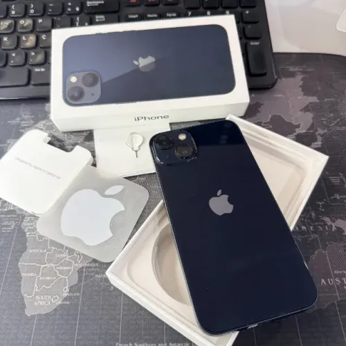 iPhone 13 128GB bem novo, com caixa, adesivo original, extrator de chip