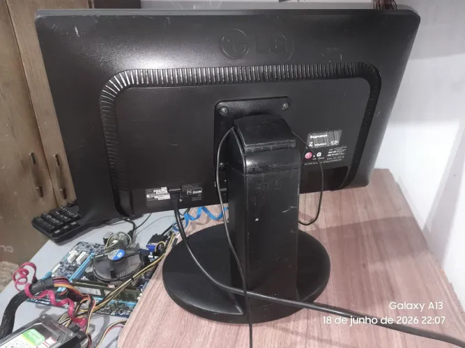 Monitor lg flatron 19eb13p-b