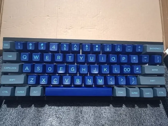 Teclado custom 60% alumínio Tofu BM60 Gateron